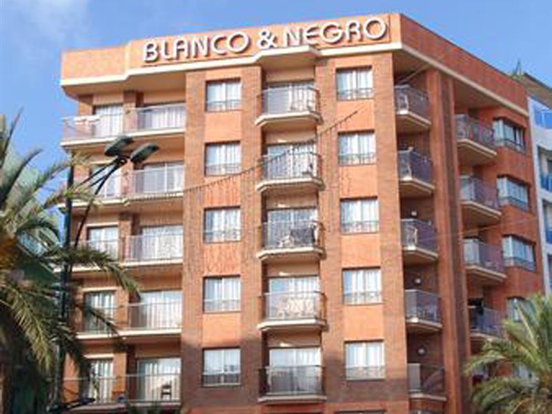 Blanco Y Negro Apartments 滨海略雷特 外观 照片